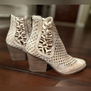 Coconuts by Matisse cut out booties